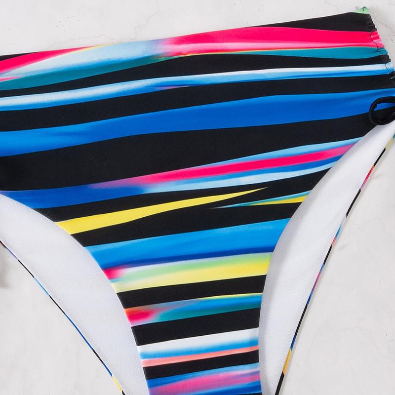 Damen Bikini-Set mit verführerischem Bandeau-Oberteil und hoch geschnittenen Hosen EB