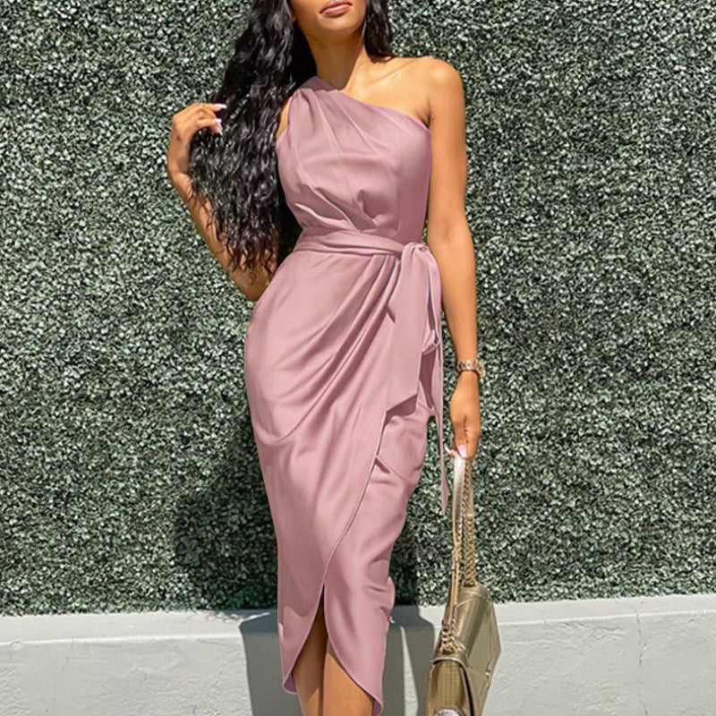 Damen asymmetrisches Satinkleid mit Taillengurt EB