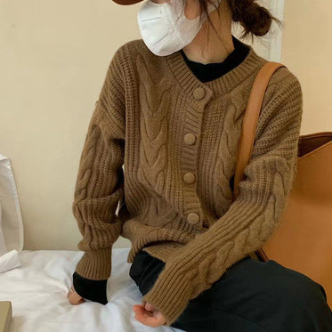 Damen Grobstrickpullover mit Knopfleiste und elegantem Zopfmuster EB