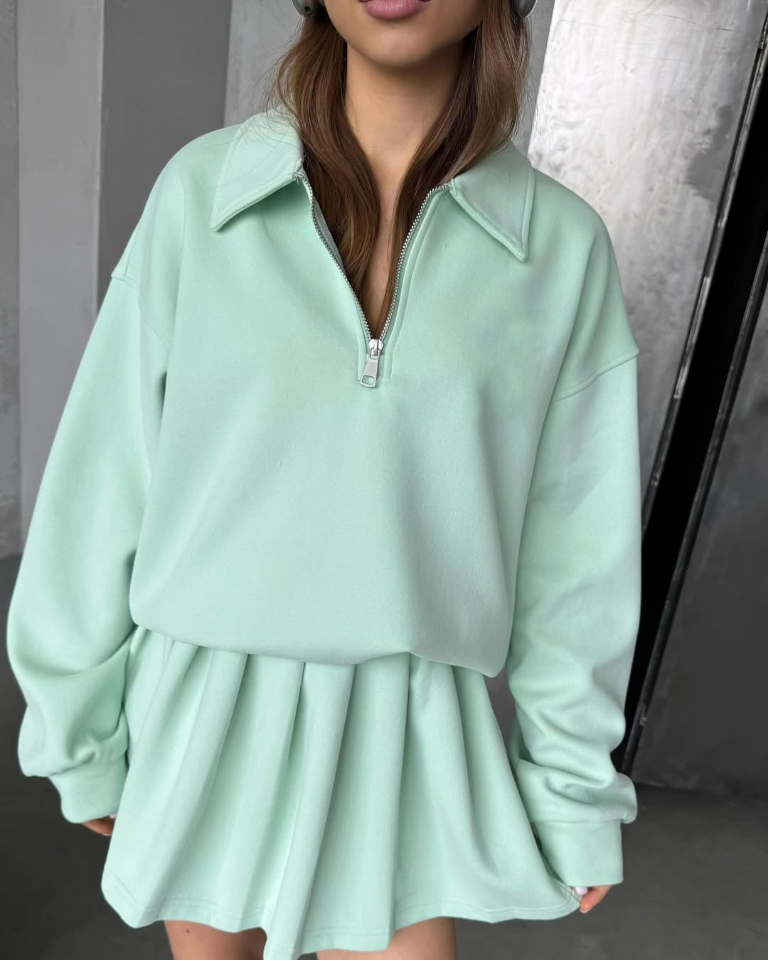 Damen sportlicher Pullover mit Kordelzug und Reißverschluss EB