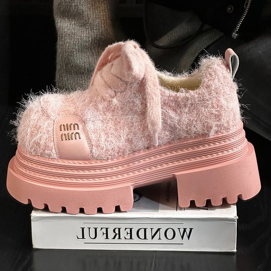 Damen Modische und atmungsaktive Plateau-Sneaker mit kuscheligem Obermaterial EB