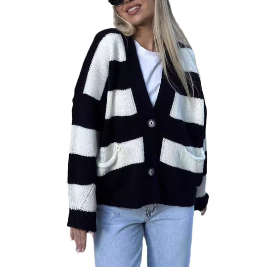 Damen kuschelige Strickjacke mit auffälligem Streifenmuster und praktischen Taschen EB
