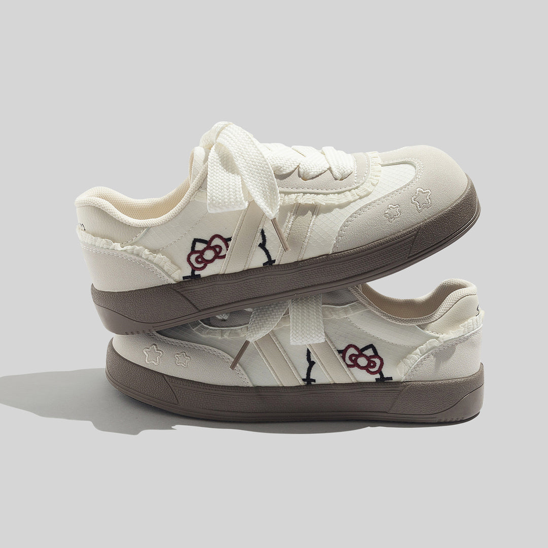 Damen Sportliche Sneaker mit verspieltem Design und einzigartigen Applikationen EB