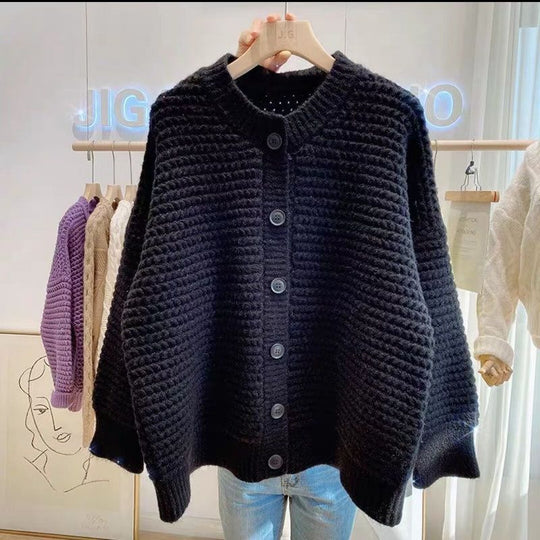 Damen Grobstrickjacke mit Knopfdetails und oversized Schnitt EB