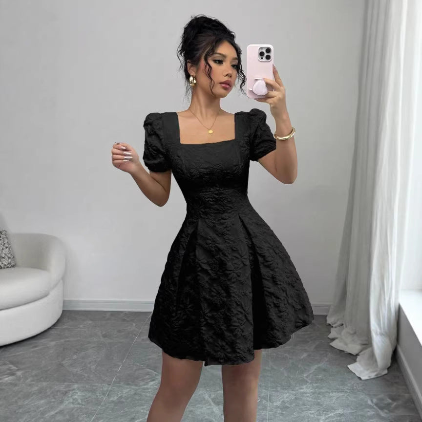 Damen Minikleid mit strukturiertem Blumendesign und Puffärmeln EB