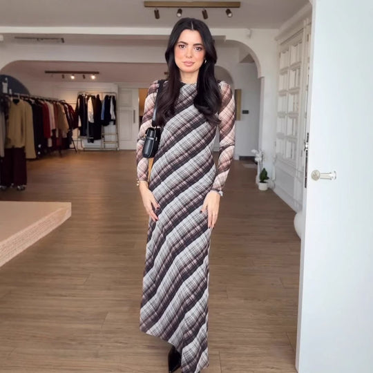 Damen Maxikleid im modernen Karomuster mit elegantem Schnitt EB