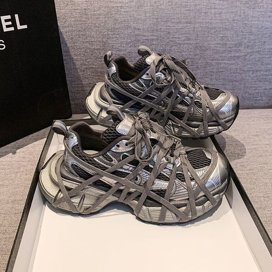 Damen Chunky-Sneaker mit mehrfachen Zier‑Riemen, atmungsaktivem Mesh und ergonomischer Plateau-Sohle EB