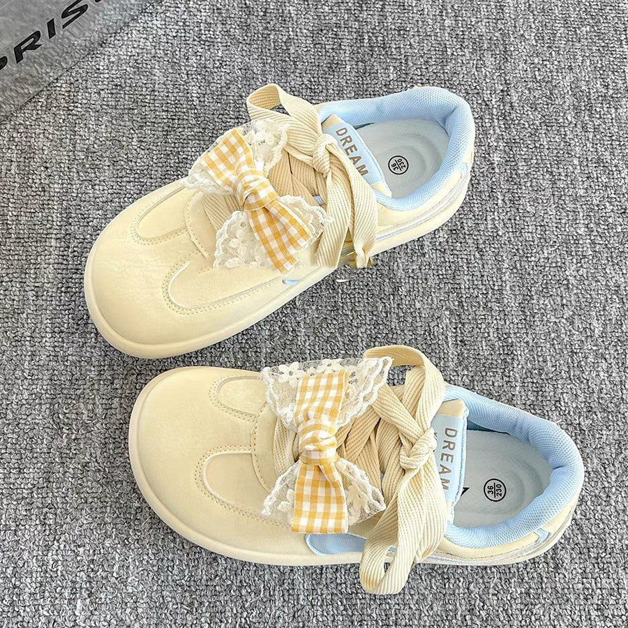 Damen Sneaker mit detailverliebtem Rüschen-Design und süßen Schleifen von EB