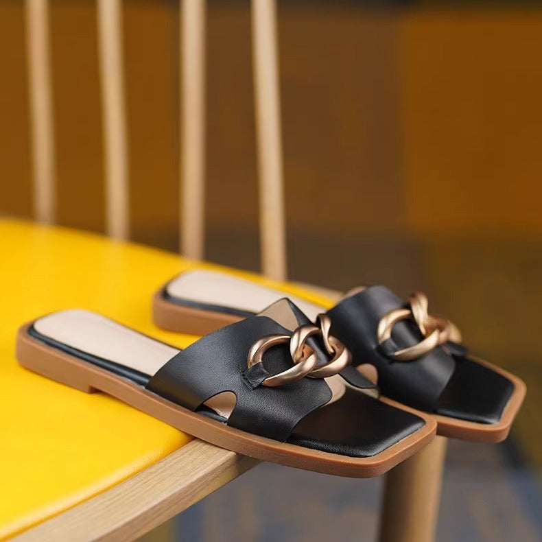 Damen Elegante Slipper mit modischem Kettendetail und bequemem Fußbett EB