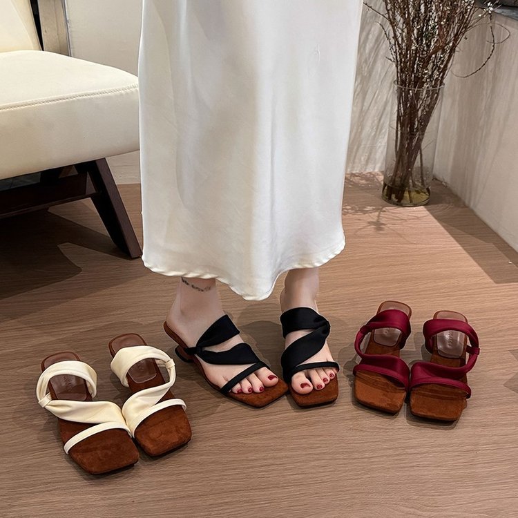Damen elegante Sandalen mit modischem Riemchen und komfortablem Fußbett EB