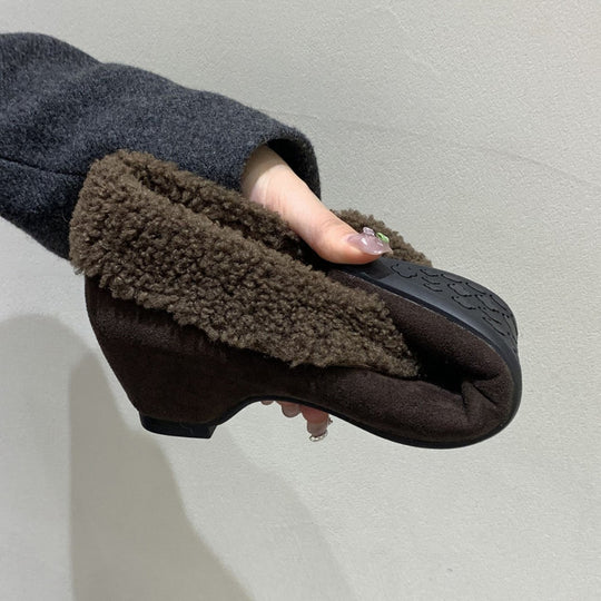 Damen Stiefeletten mit kuscheligem Kunstfellkragen und eleganter Form EB