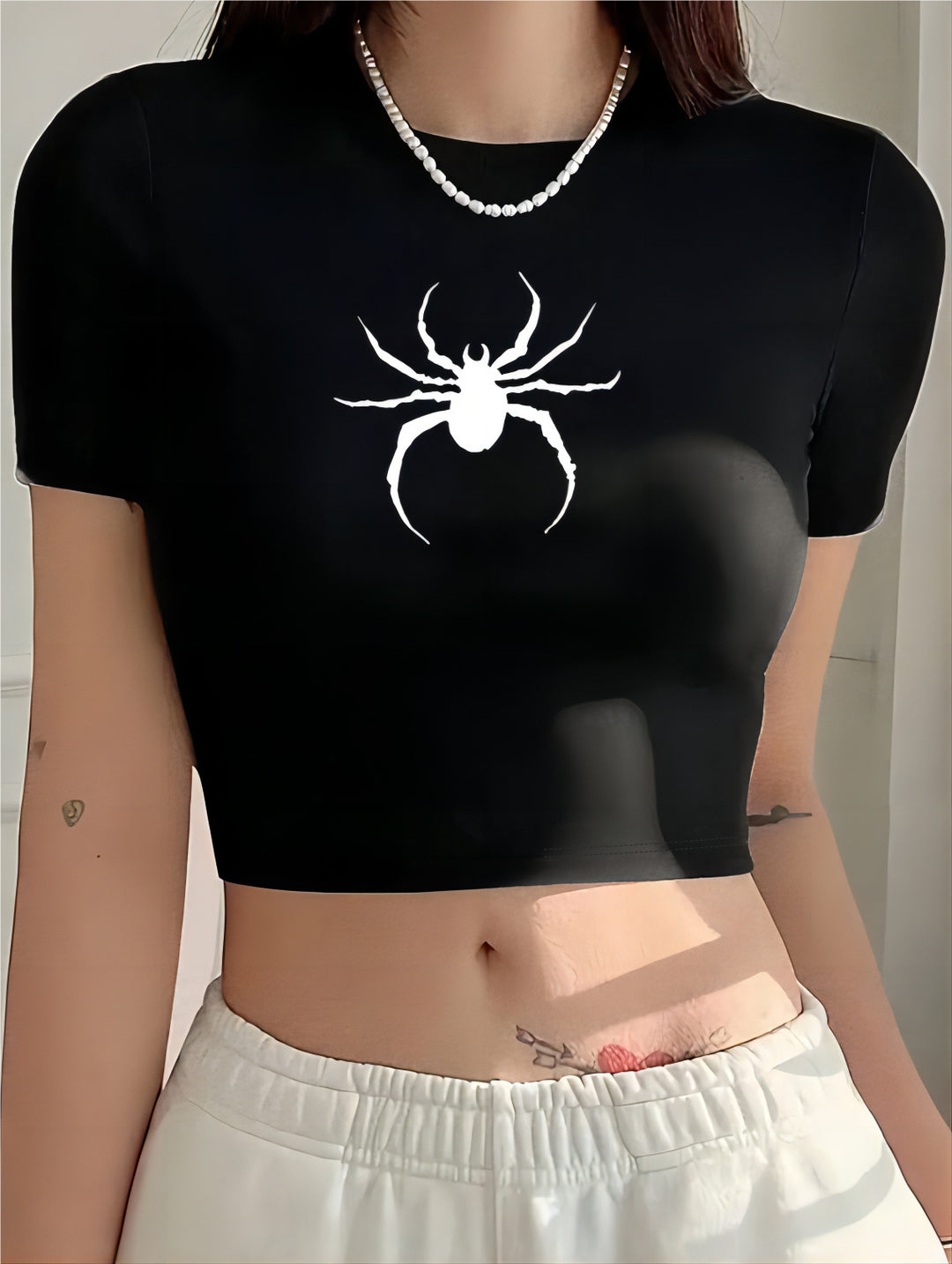 Damen Crop-T-Shirt mit modernem Grafiken-Aufdruck EB