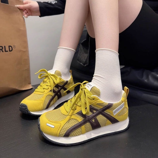 Damen Sportliche Mesh-Sneaker mit dämpfenden Eigenschaften und modernem Design EB