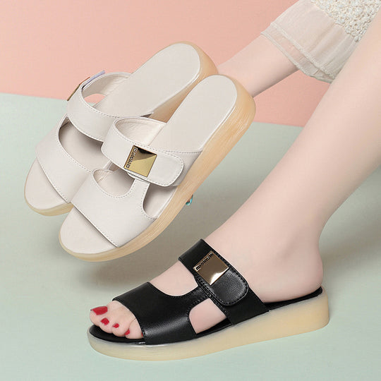 Damen Sandalen mit verstellbarem Riemen und goldenem Schmuckdetail EB
