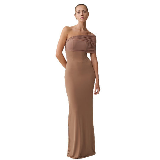 Damen Elegantes und figurbetontes Maxikleid mit einem Schulterdesign und sanften Raffungseffekten EB