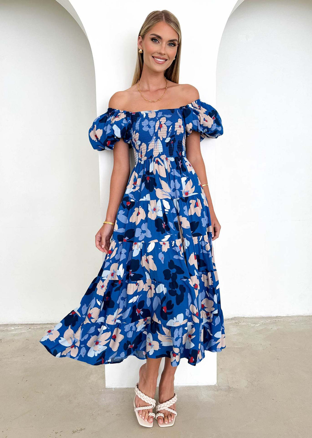 Damen Maxikleid mit voluminösen Puffärmeln und floralen Akzenten EB