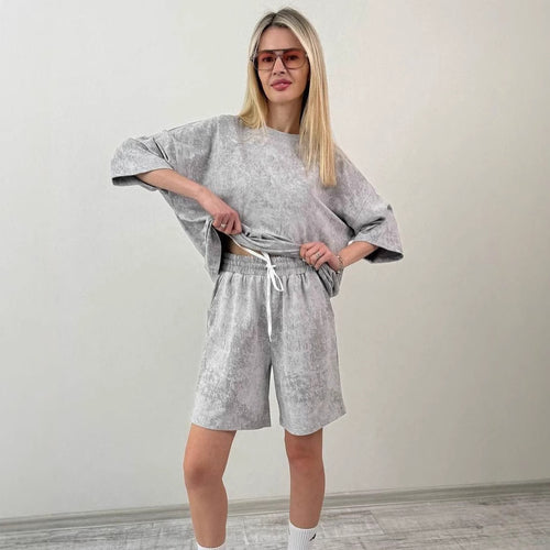 Damen elegantes Freizeit-Set aus locker sitzendem T-Shirt und kurzen Pants EB