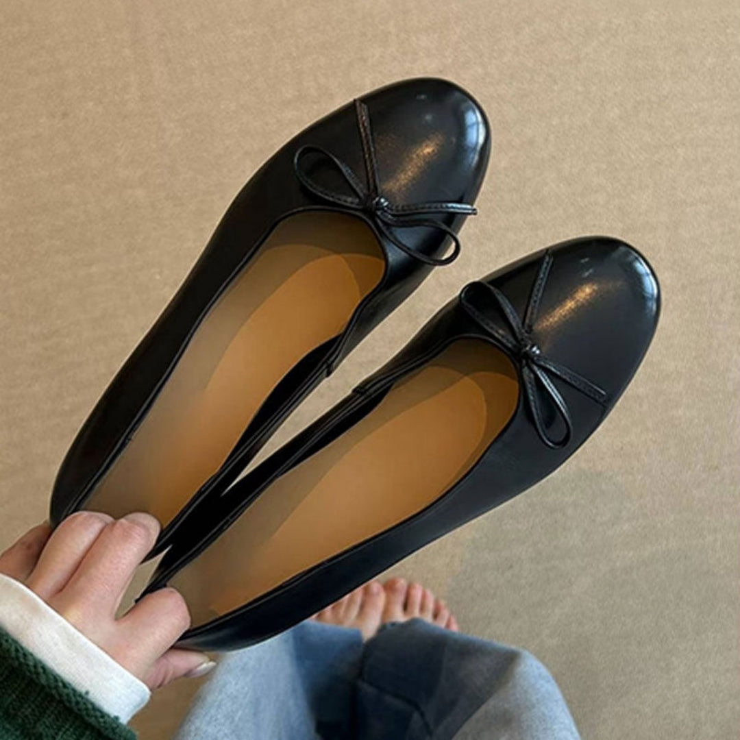 Damen elegante Ballerinas mit raffiniertem Riemchen EB