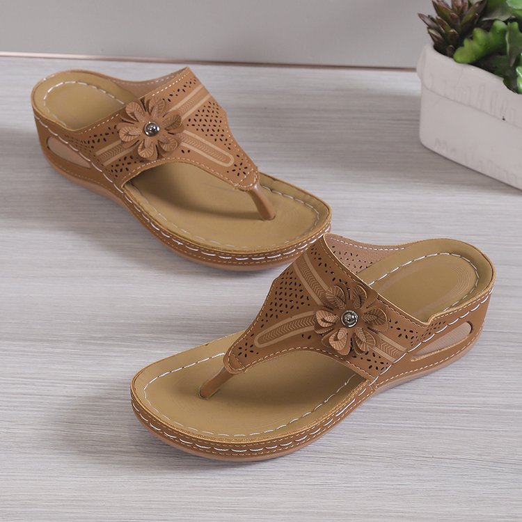 Damen Komfortable Zehentrenner-Sandalen mit floralem Akzent und ergonomischem Fußbett EB