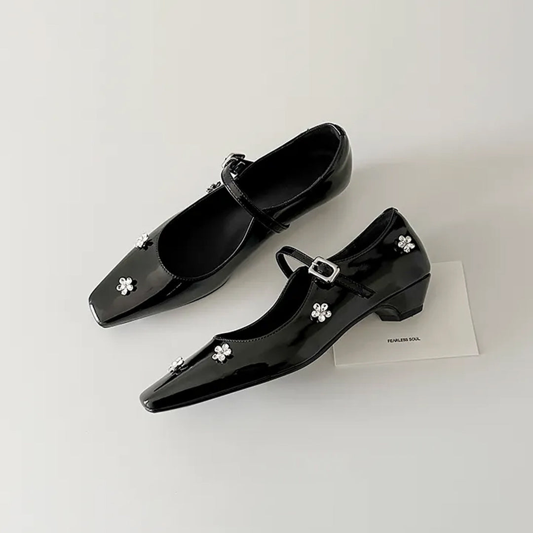 Damen Ballerina Schuhe mit dekorativen Blumenapplikationen und Riemen EB