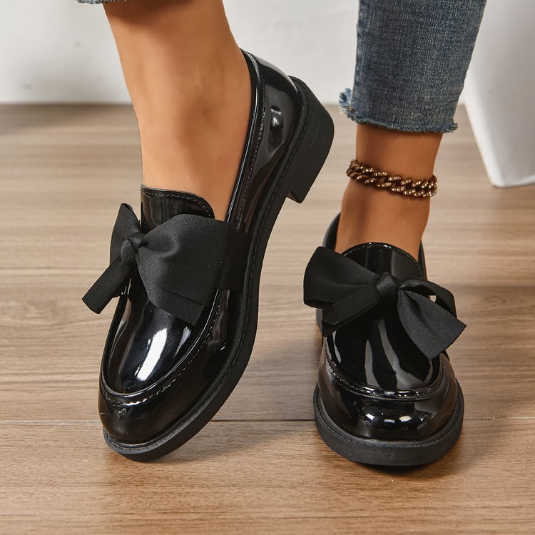 Damen elegante Mokassins mit Plastikoberfläche und modischem Schleifen-Detail EB