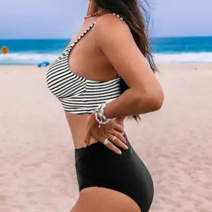 Damen Hochgeschnittenes Bikini-Set mit Wickel-Oberteil EB