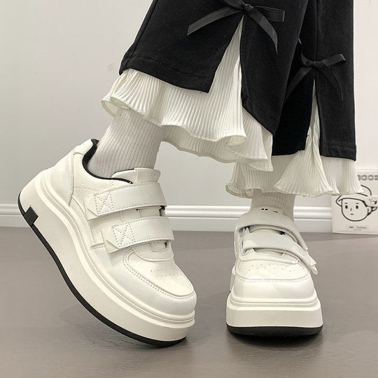 Damen Sportliche Sneakers mit breiter Sohle und elegantem Klettverschluss EB