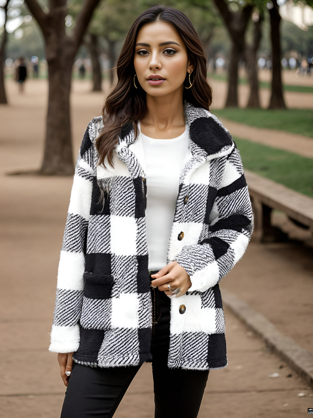 Damen Kuschelige Karojacke mit Druckknopfverschluss und Seitentaschen EB