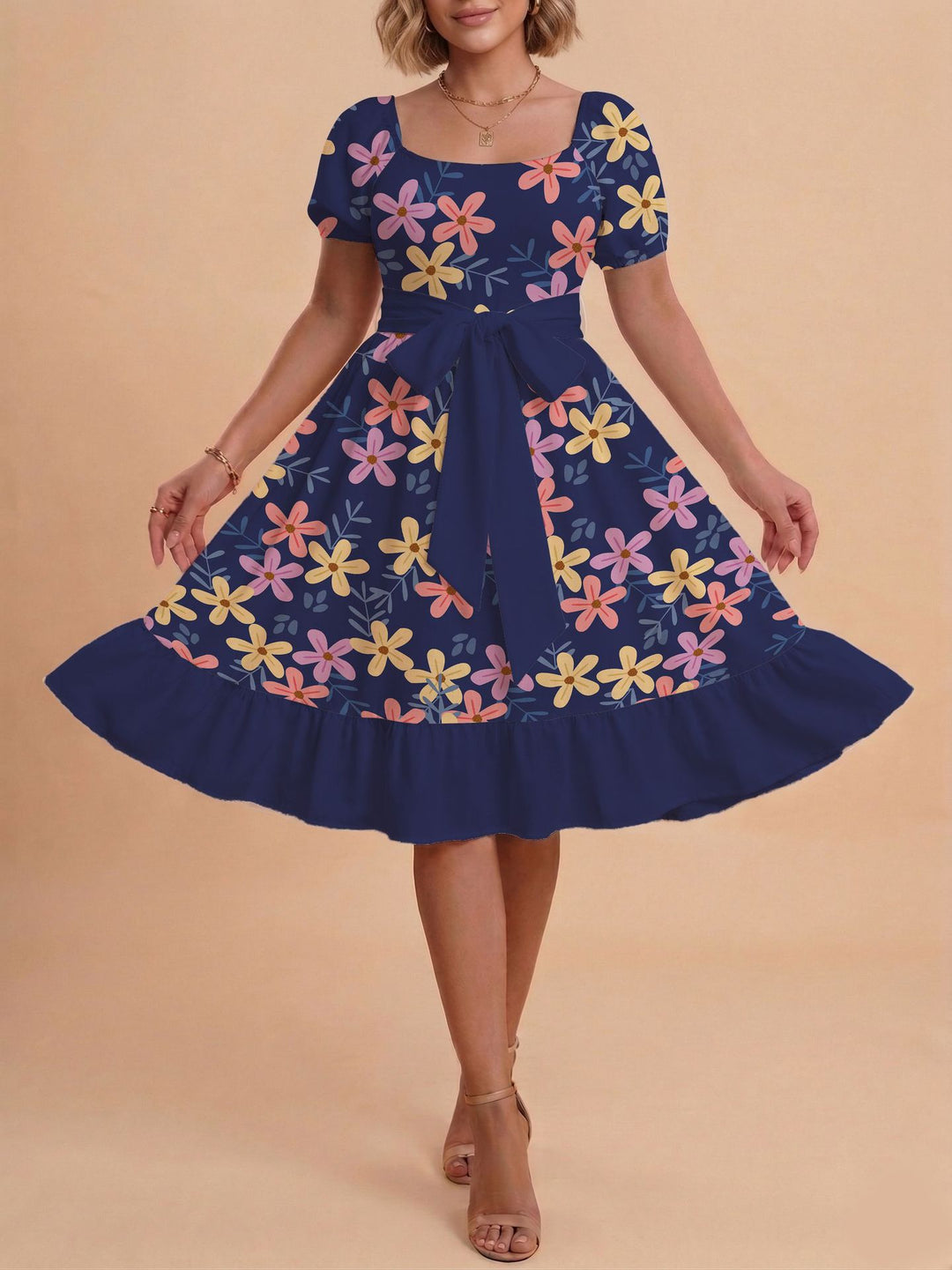 Damen Verspieltes Maxikleid mit Bärenmuster und taillierbarem Band EB