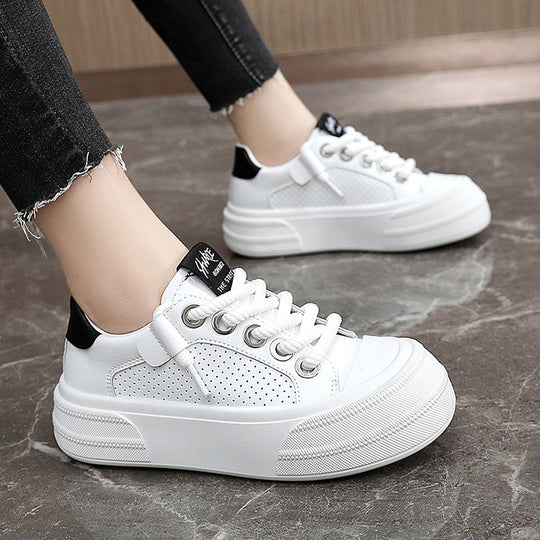 Damen Freizeitsneaker mit perforiertem Obermaterial und modischem Design EB