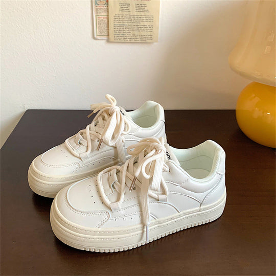 Damen Plattform Sneakers mit zeitlosem Design und dämpfender Sohle EB