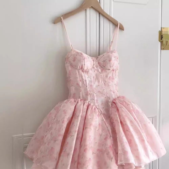 Damen Cocktailkleid mit trägerlosem Oberteil und schwingendem Tüllrock EB