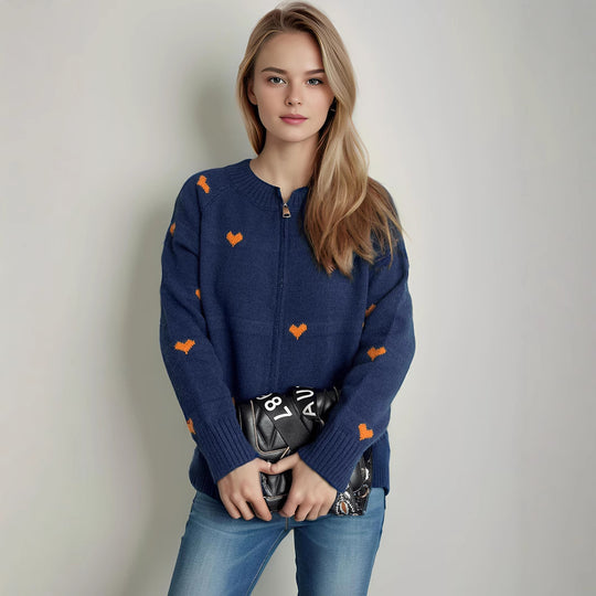 Damen Strickjacke mit Herzmotiv und modernem Reißverschluss EB