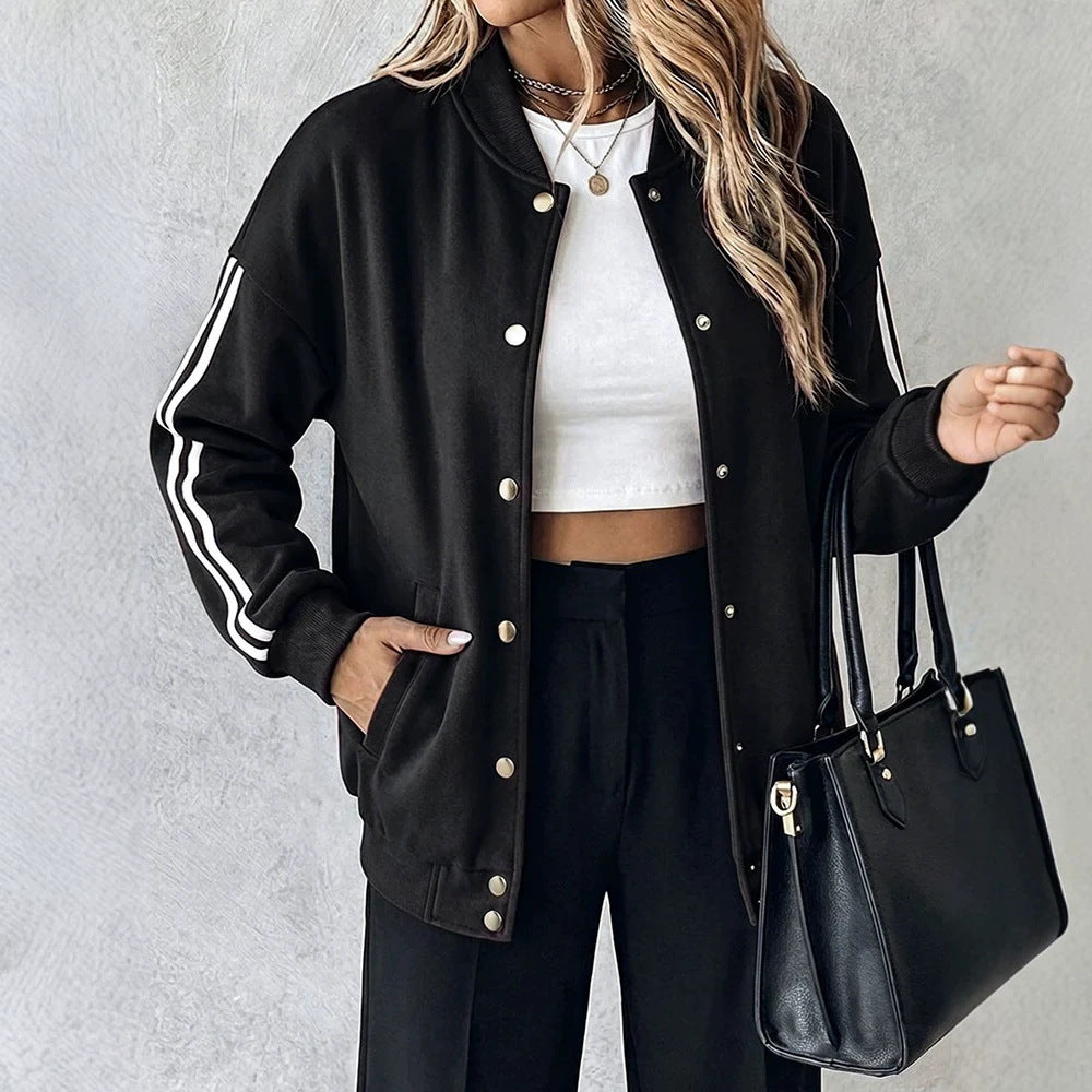 Damen Oversized Collegejacke mit Druckknopfleiste und kontrastierenden Streifenärmeln EB
