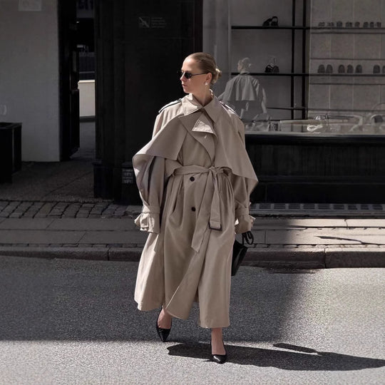 Damen Oversized Trenchcoat mit detailreichen Drapierungen und modischem Schnitt EB