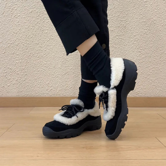 Damen Komfortable Clogs mit flauschigem Innenfutter und praktischem Schnürsystem EB