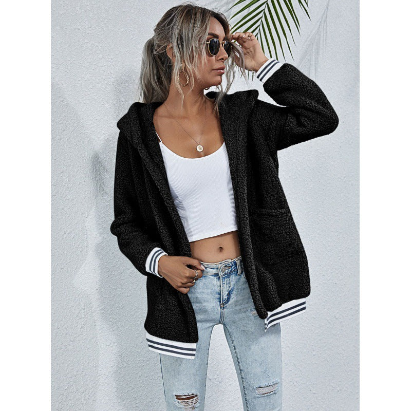 Damen Teddy‑Fleece Kapuzenjacke mit kontrastierenden Bündchen und aufgesetzten Taschen EB