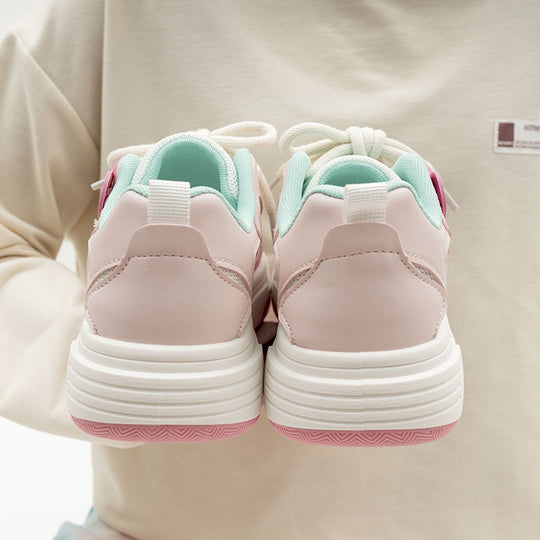 Damen Sportliche Sneakers mit Herz-Design und atmungsaktiver Mesh-Oberfläche EB