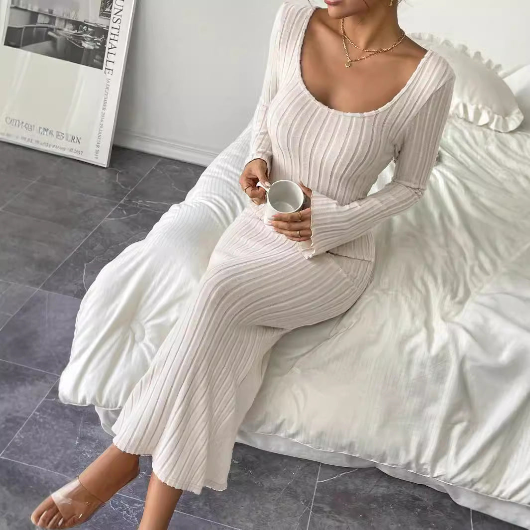 Damen geripptes Midaxi-Kleid mit U-Ausschnitt, figurbetonter Stretch-Silhouette und ausgestellten Ärmeln Eichborn Berlin