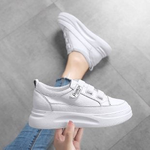 Damen Bequeme Slip-On Sneakers mit elastischen Riemen EB