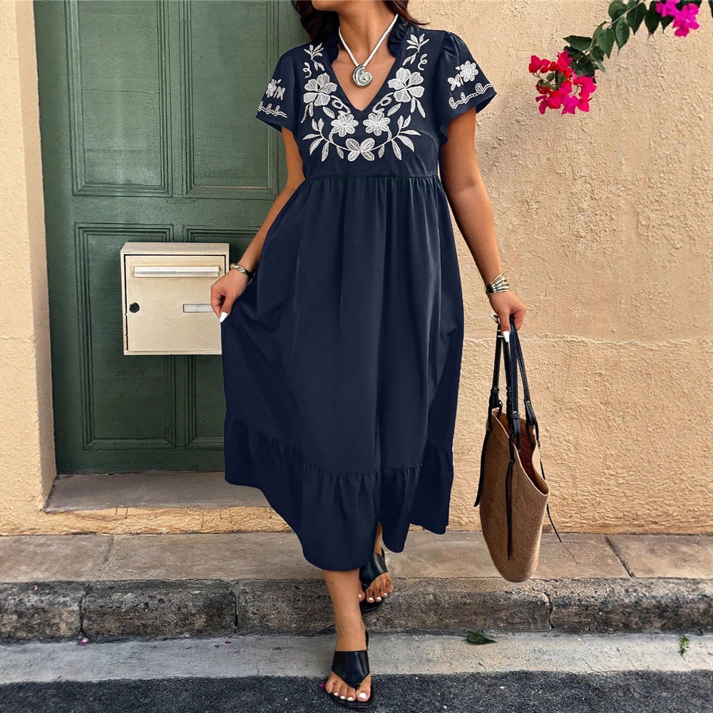 Damen Maxikleid mit floralem Stickdesign und voluminösem Rock EB