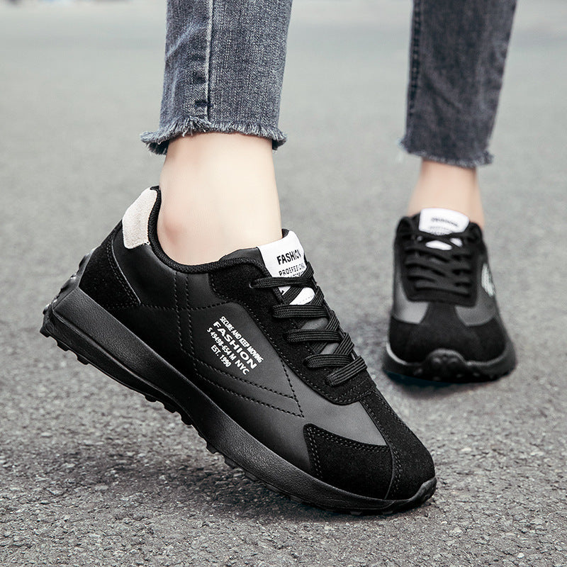 Damen nan leichte Retro-Laufsneaker aus Lederimitat und Velours mit gepolsterter Fersenstütze und rutschfester Profilsohle EB