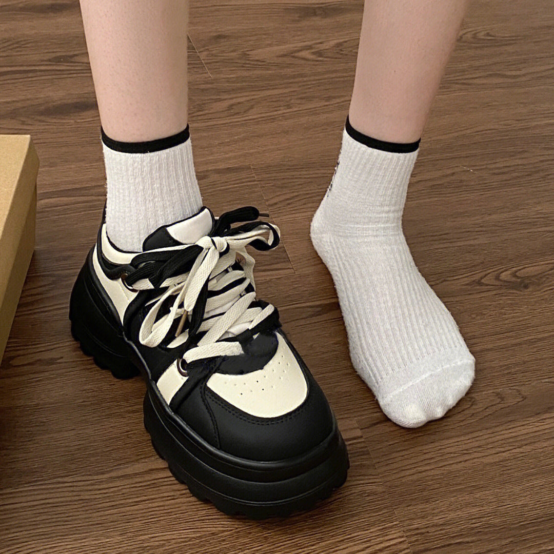 Damen Sportliche Chunky Sneakers mit rutschfester Laufsohle und atmungsaktivem Obermaterial EB