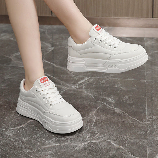 Damen Plattform Sneakers mit robustem Sohlenprofil und sportlichem Design EB