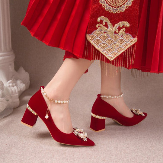 Damen elegante spitze Pumps mit funkelndem Schmuckdetail EB