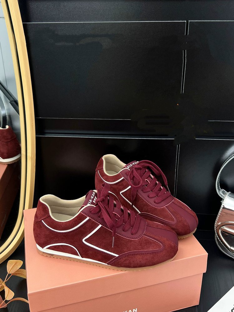 Damen Sneaker aus luxuriösem Wildleder mit sportlichem Design und atmungsaktiver Sohle EB