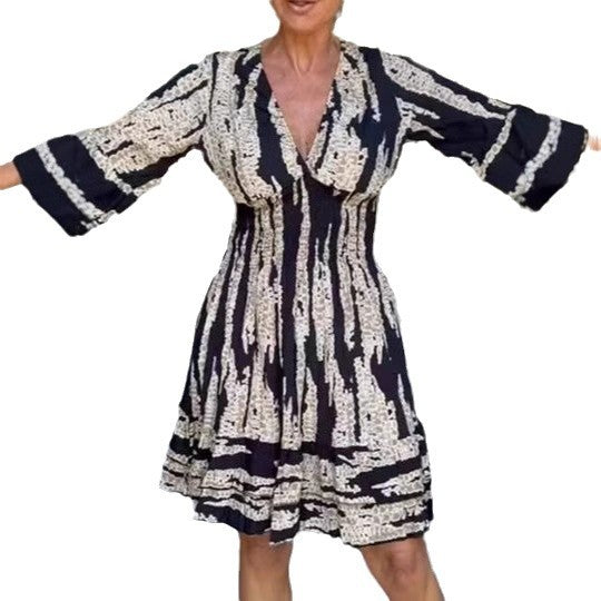 Damen Midikleid mit verspieltem Muster und eleganten 3/4-Ärmeln EB