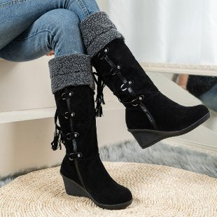 Damen Wedge-Stiefel mit kuscheligem Innenfutter und modischem Schnürdesign EB