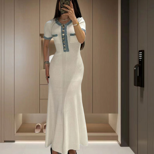 Damen Elegantes, figurbetontes Maxikleid mit modernen Knopfdetails und seitlichem Schlitz EB