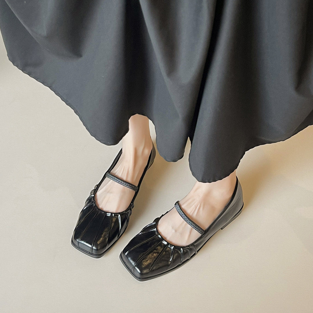 Damen Ballerina mit feinem Faltendesign und elastischem Riemen EB